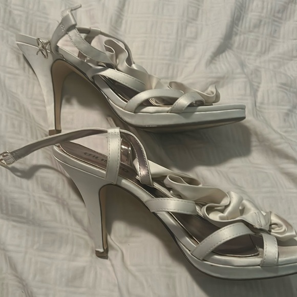 Unlisted Cream Ruffled Bow High Heeled Shoes - Picture 7 of 9